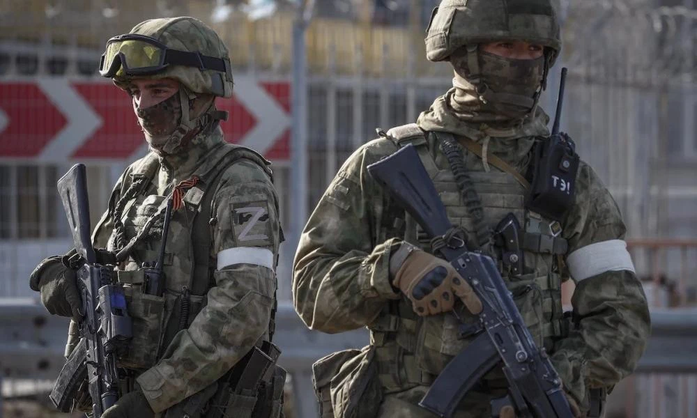 Ρώσοι βετεράνοι του πολέμου με την Ουκρανία θα διδάσκουν σε μαθητές «ασφάλεια και άμυνα»